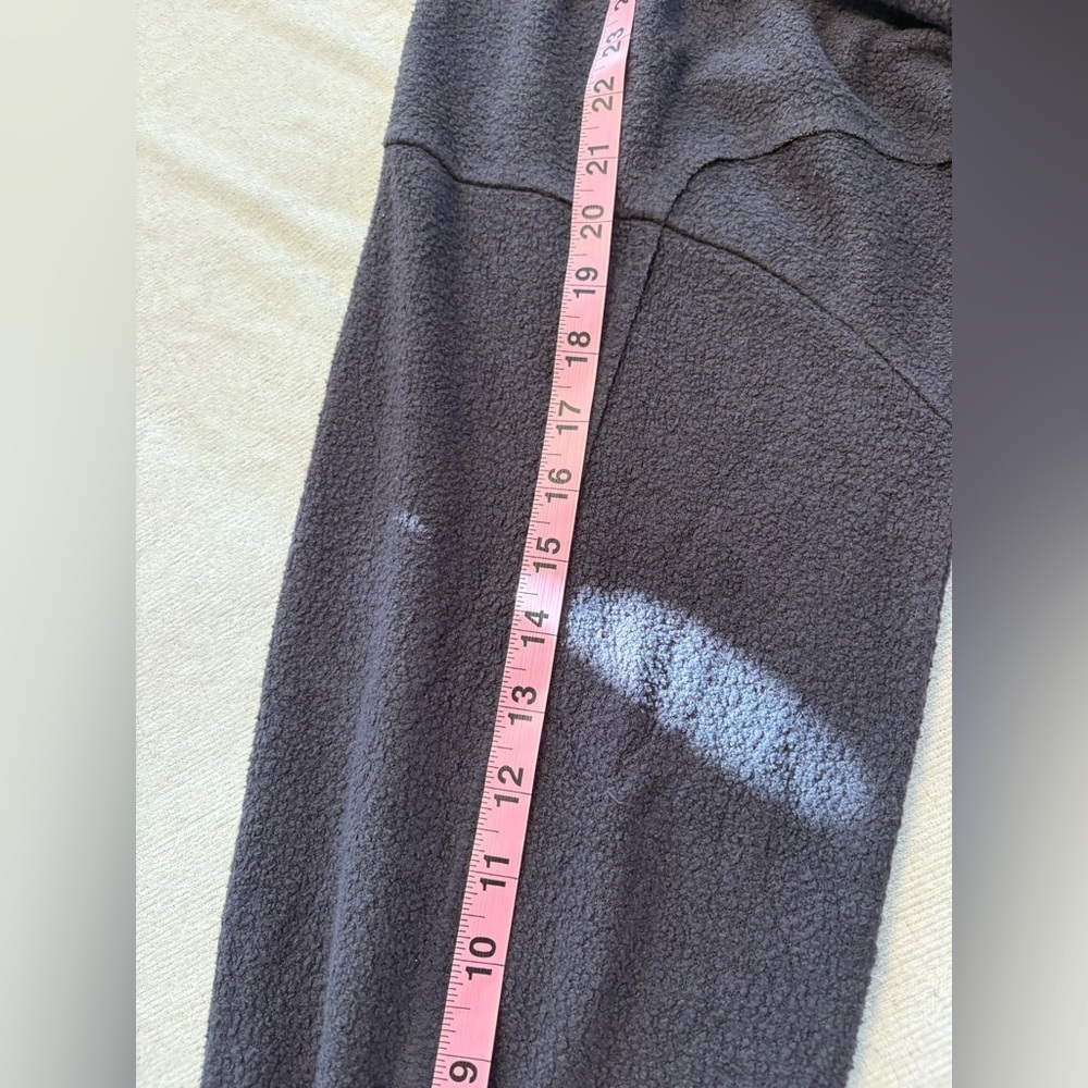 Urban Outfitters V-Neck Gray Fuzzy Soft Sweater Women’s Size Large Cozy - Picture 8 of 8